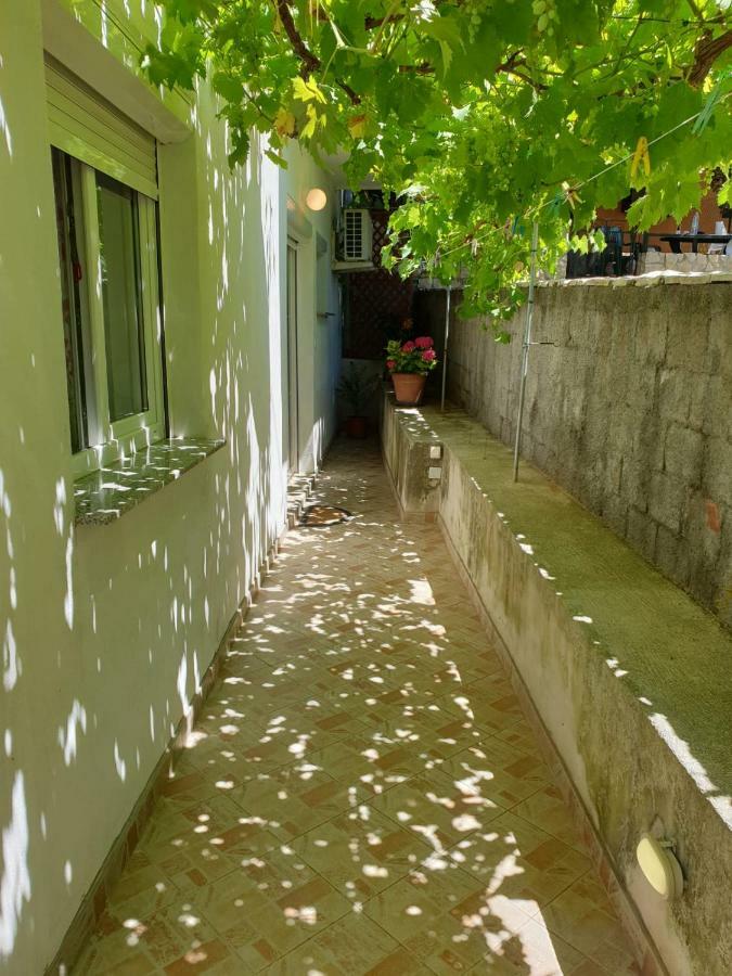 Apartmani Slavica Rab Town Exterior photo